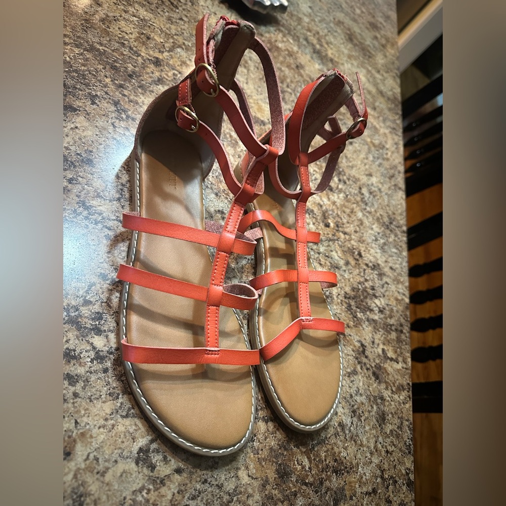 OLD NAVY GLADIATOR SANDALS WOMENS 9 CORAL COLOR